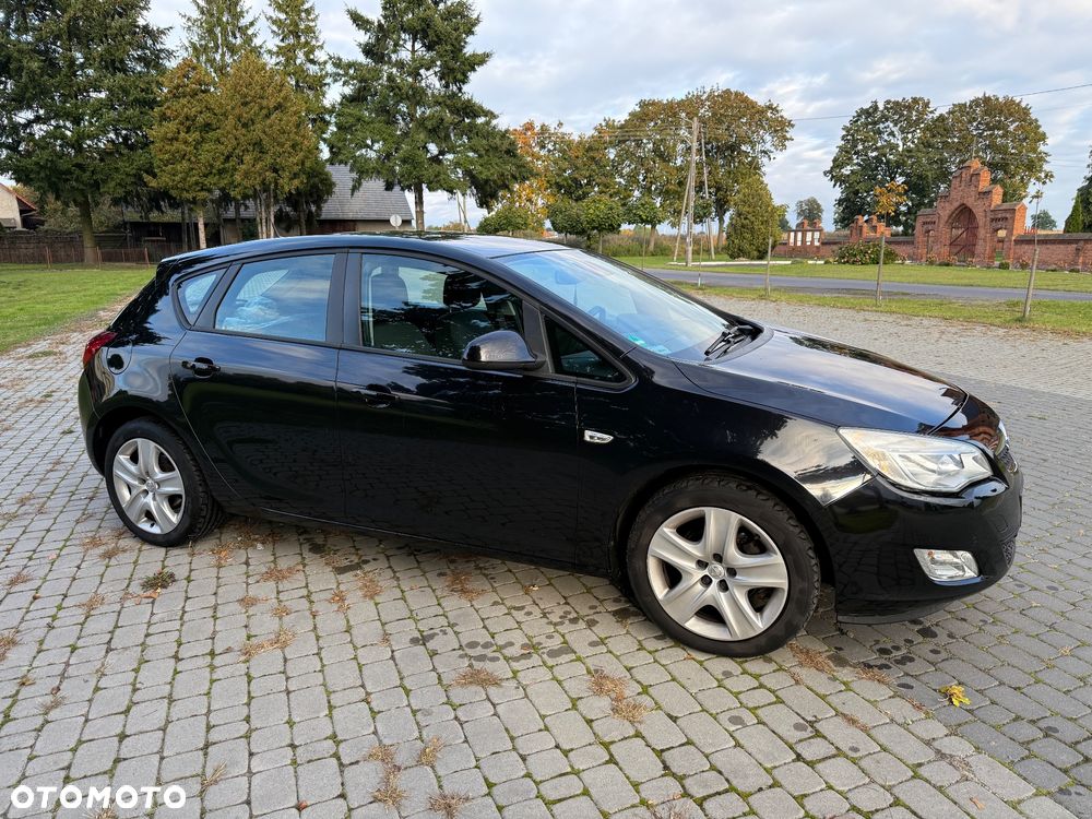 Opel Astra IV 1.4 T Cosmo - 8