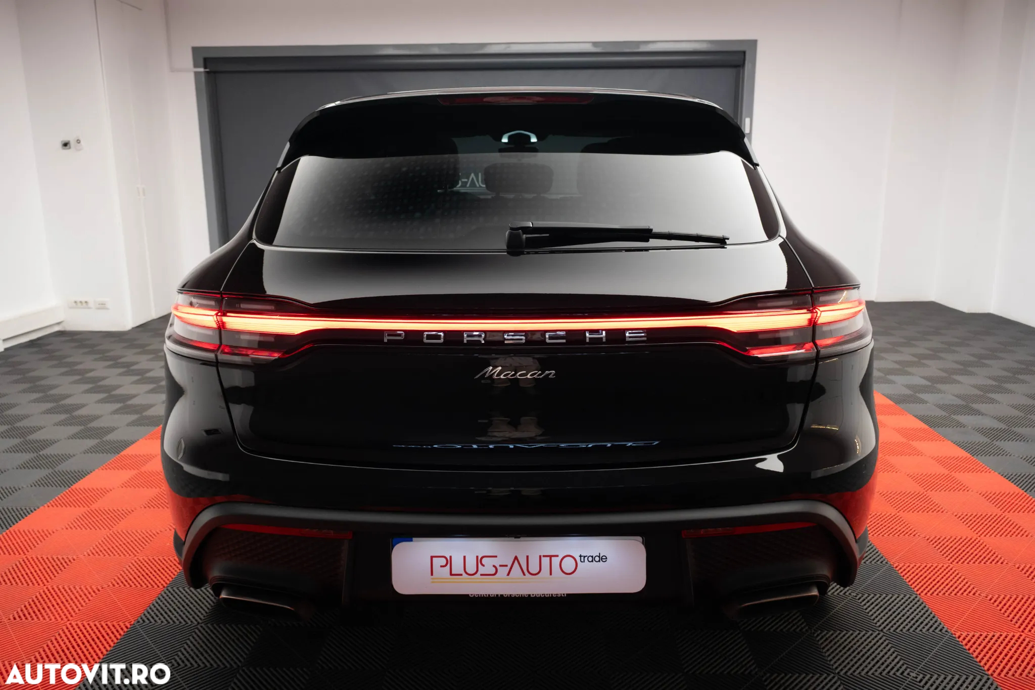Porsche Macan T - 6