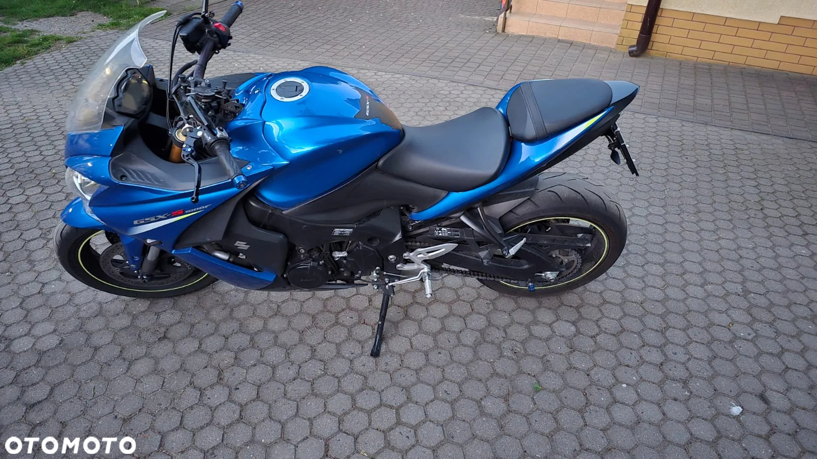 Suzuki GSX 1000 - 8