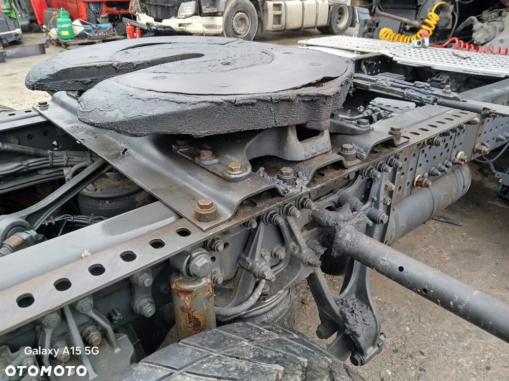 BLACHA PŁYTA POD SIODŁO PŁASKA FALOWANA 4CM  MERCEDES BENZ MP4 - 4
