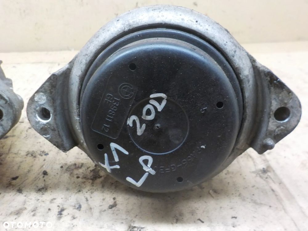 BMW E84 2.0 D PODUSZKA SILNIKA LEWA LUB PRAWA - 3