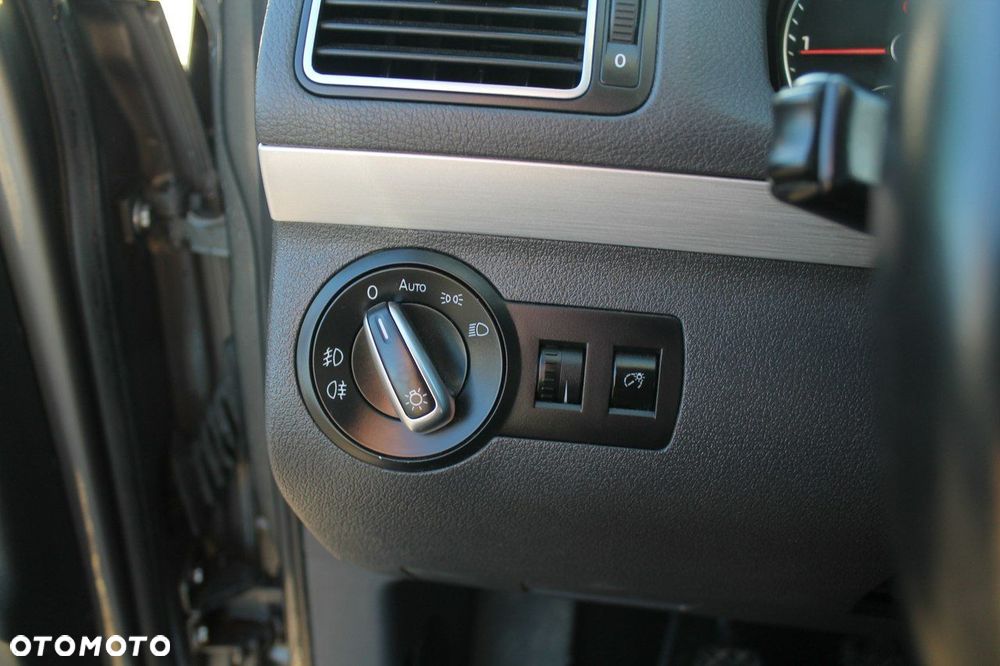 Volkswagen Touran - 18