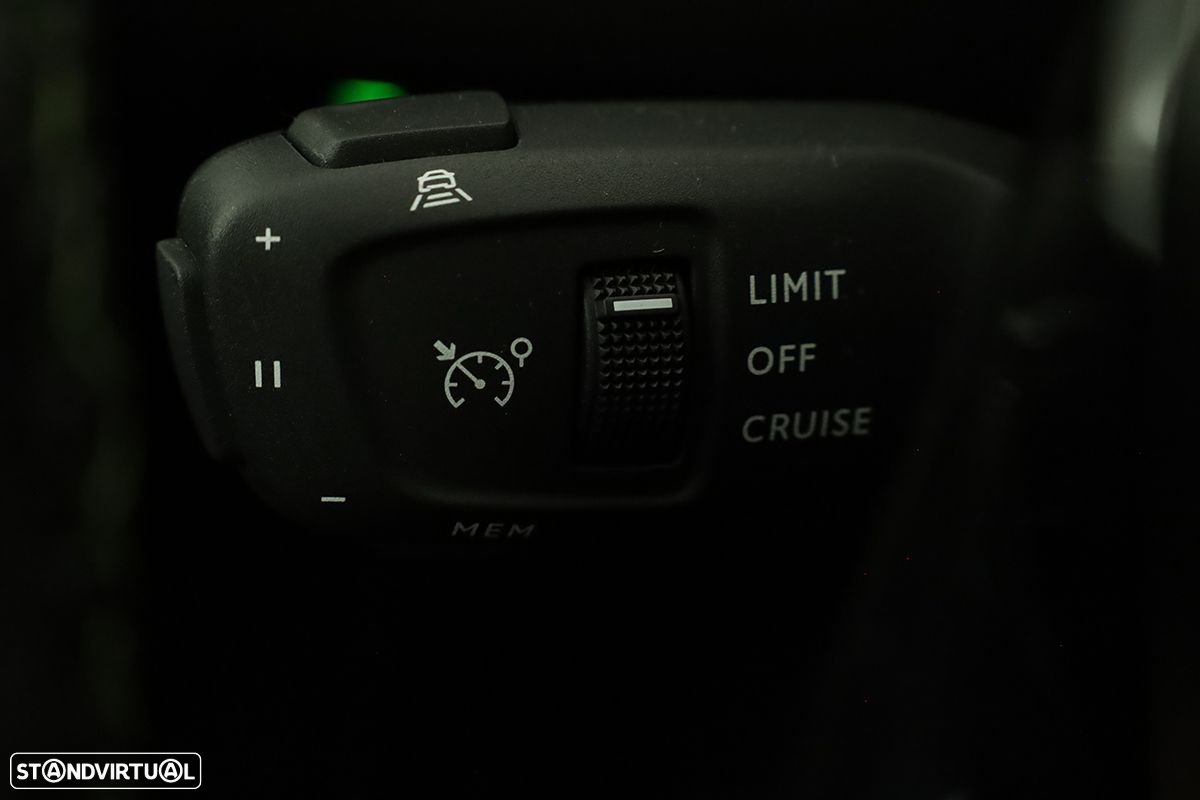 Peugeot e-2008 50 kWh GT - 19