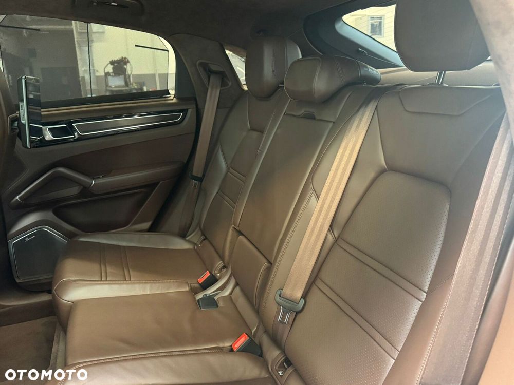 Porsche Cayenne - 35