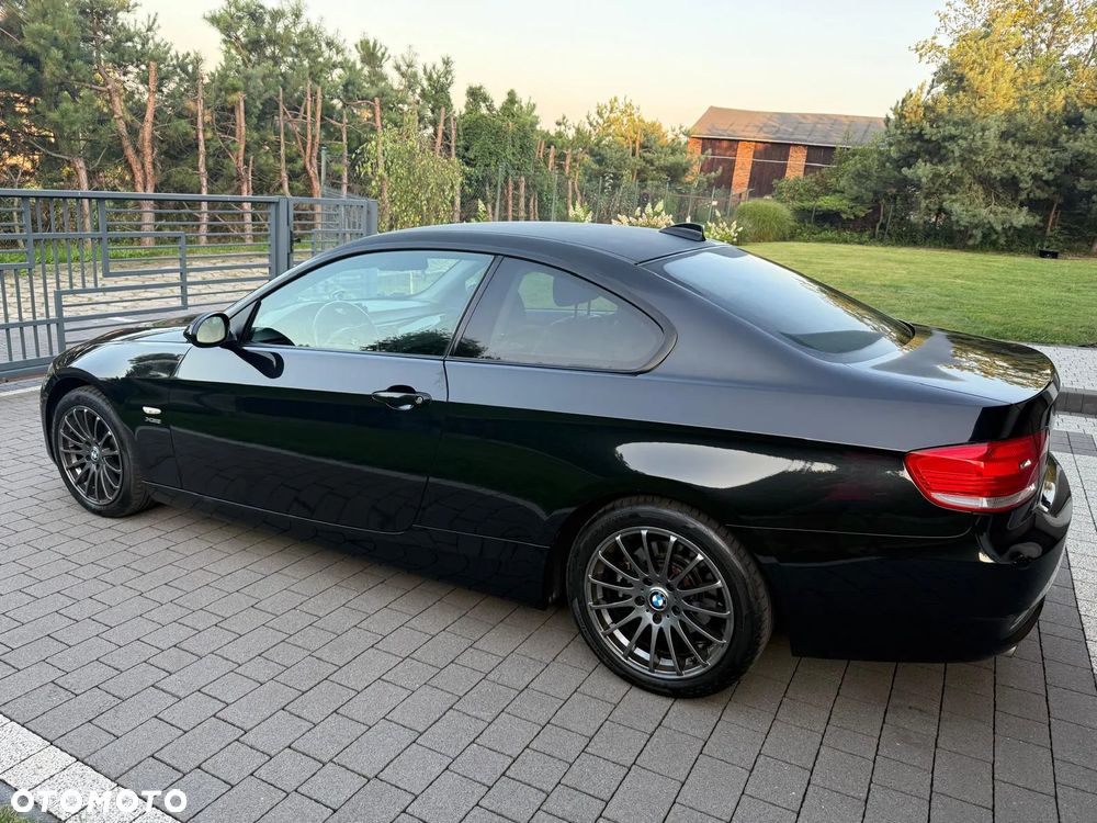 BMW Seria 3 320d xDrive - 9