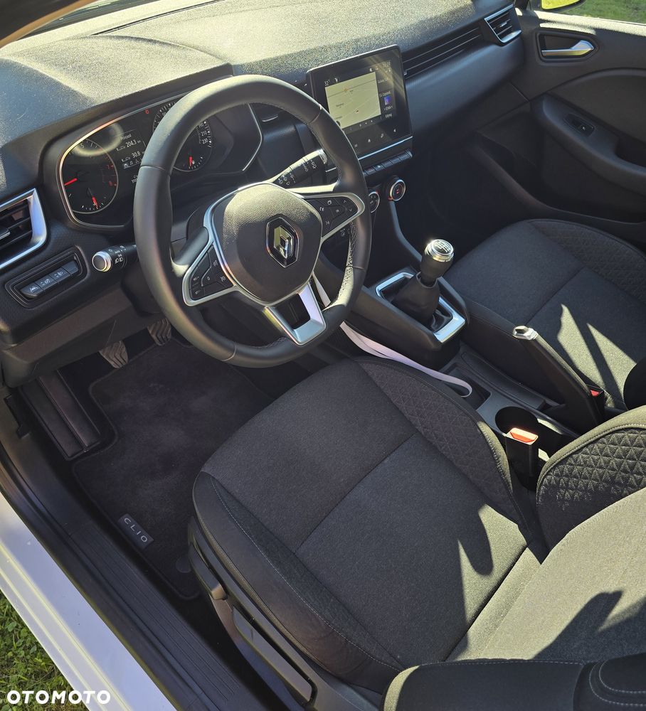 Renault Clio - 17