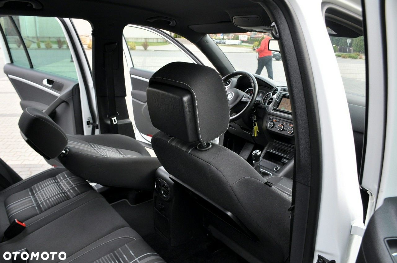 Volkswagen Tiguan - 24