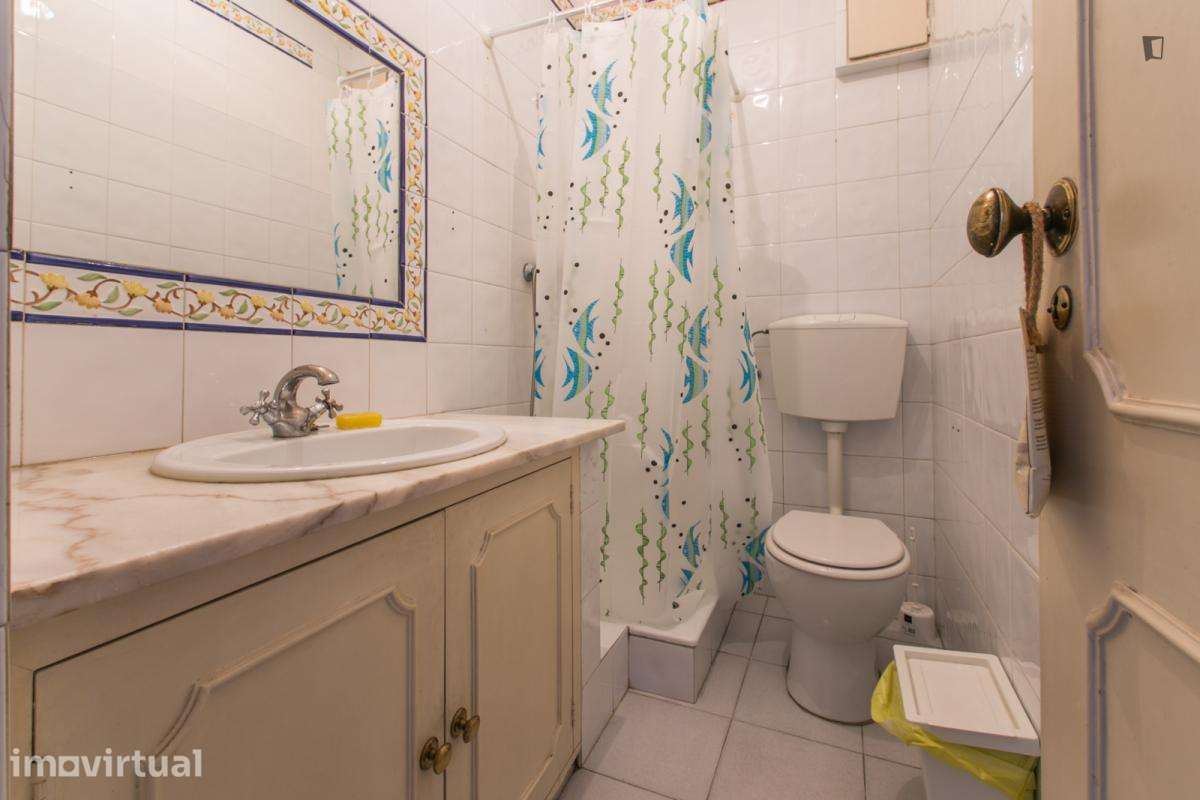 Quarto - localizado em Estrela Lisbon - Grande imagem: 5/7