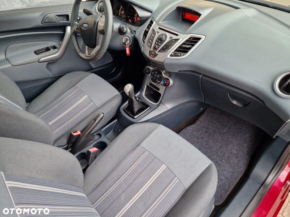 Ford Fiesta 1.4 Champions Edition - 20