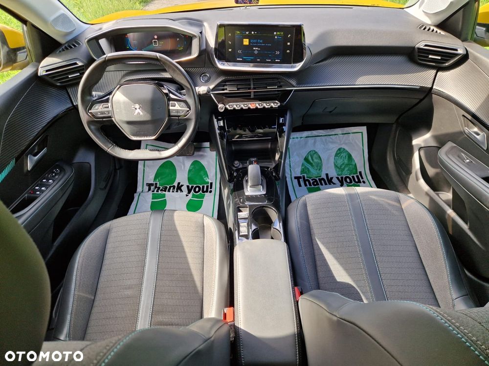 Peugeot 208 - 14