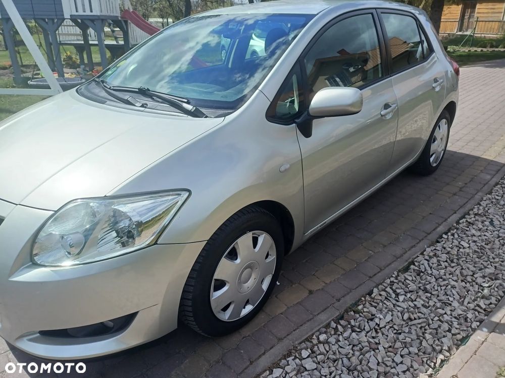 Toyota Auris 1.6 Executive - 1