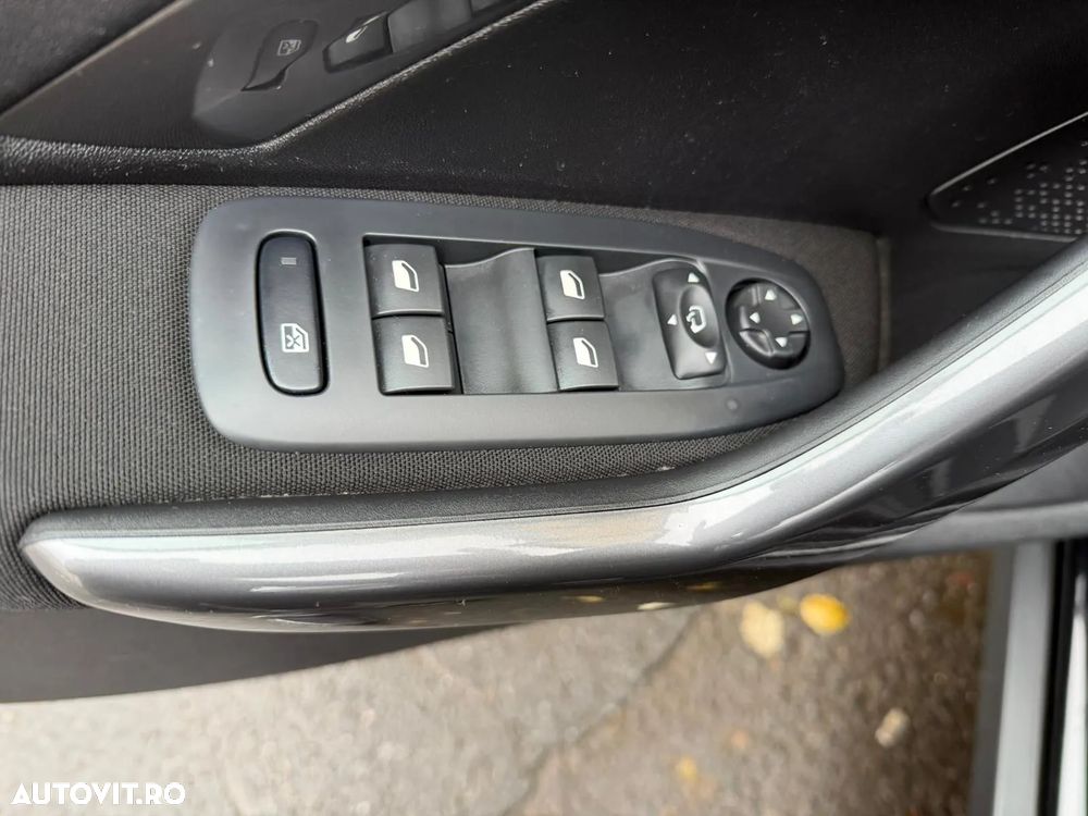 Peugeot 2008 1.2 PureTech Turbo EAT6 S&S Allure - 4