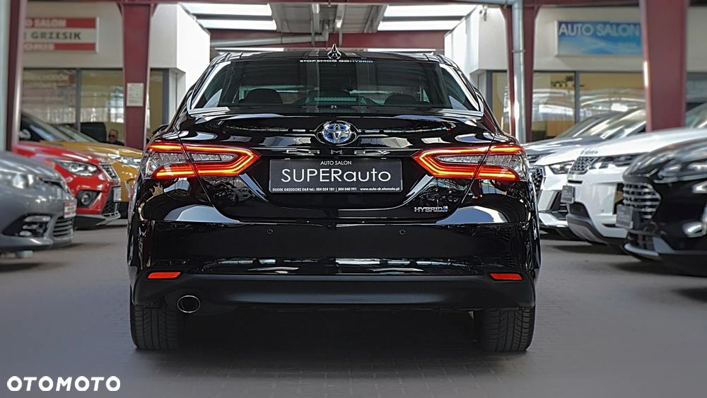 Toyota Camry 2.5 Hybrid Executive CVT - 10