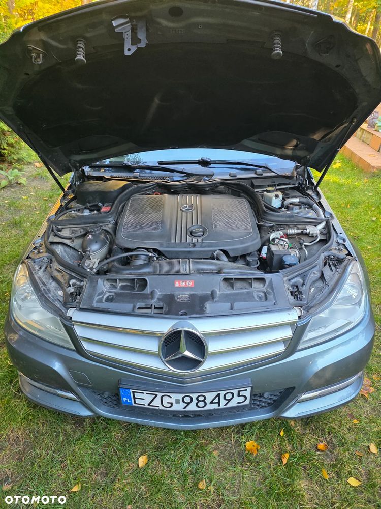 Mercedes-Benz Klasa C 200 T CDI DPF BlueEFFICIENCY Avantgarde - 13