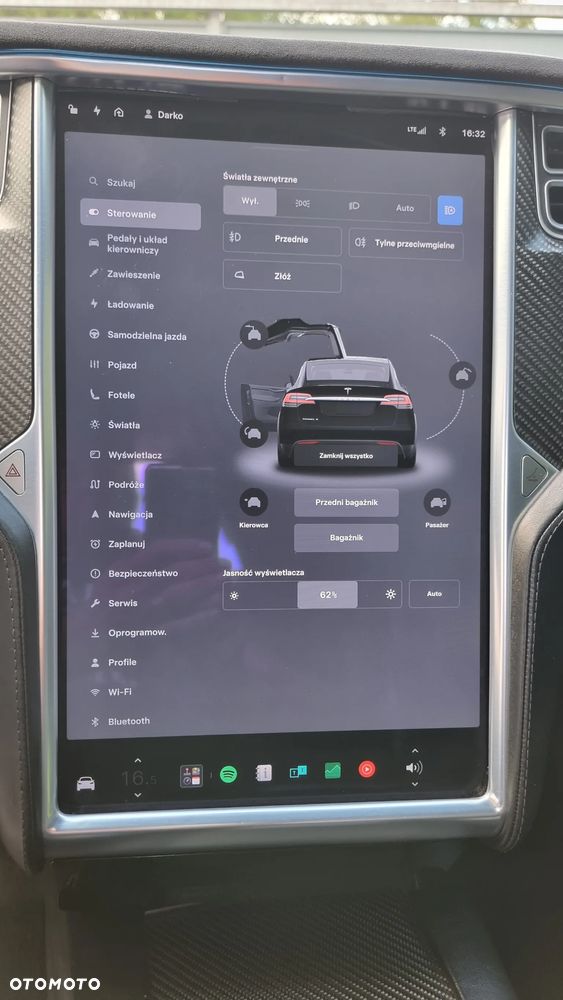 Tesla Model X - 7