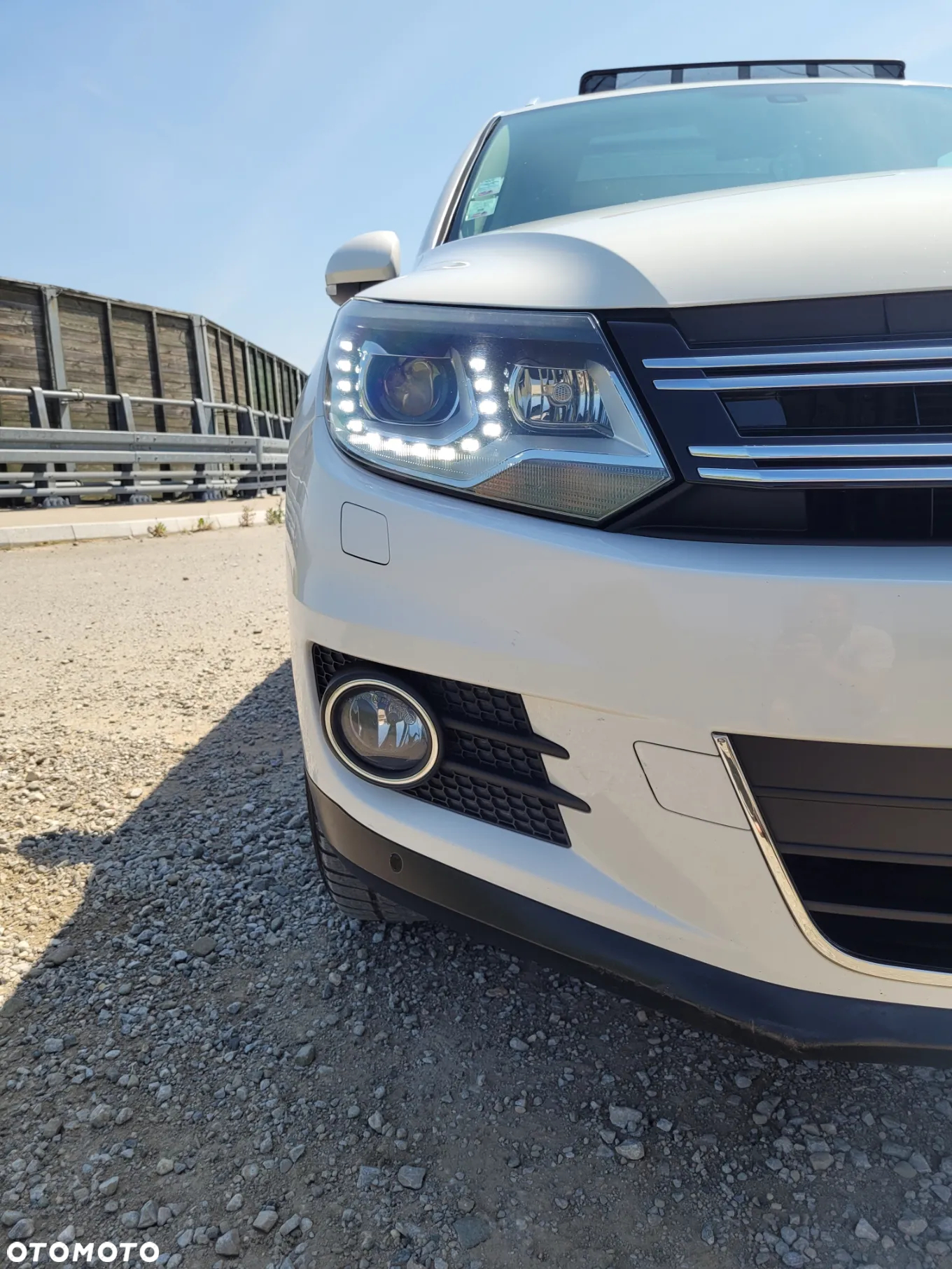 Volkswagen Tiguan 2.0 TDI DPF BlueMotion Technology Exclusive - 18