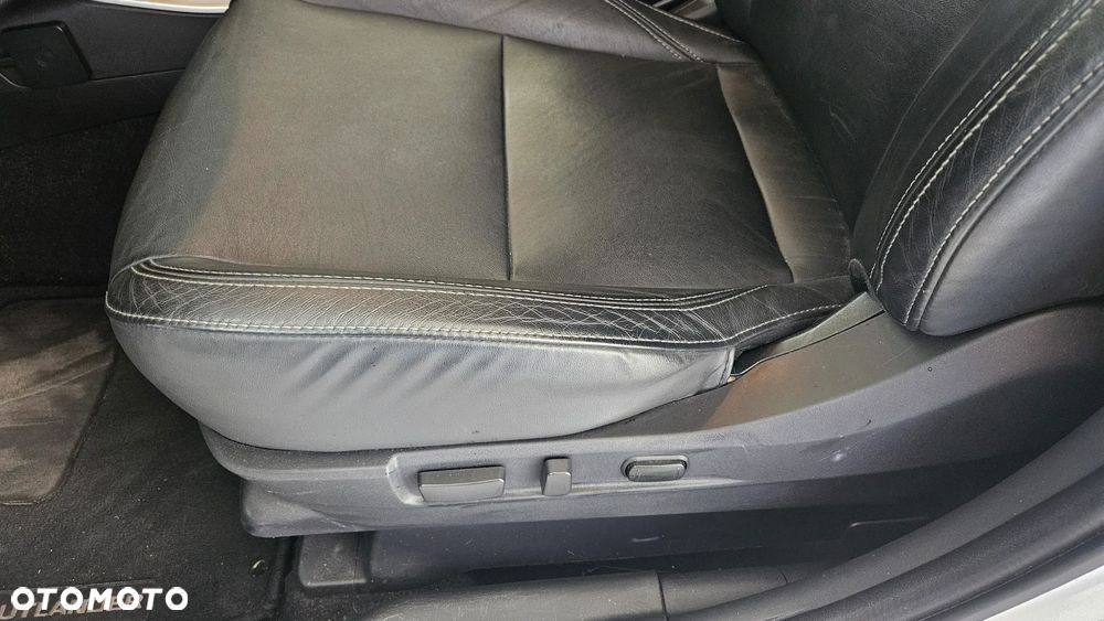Mitsubishi Outlander - 12