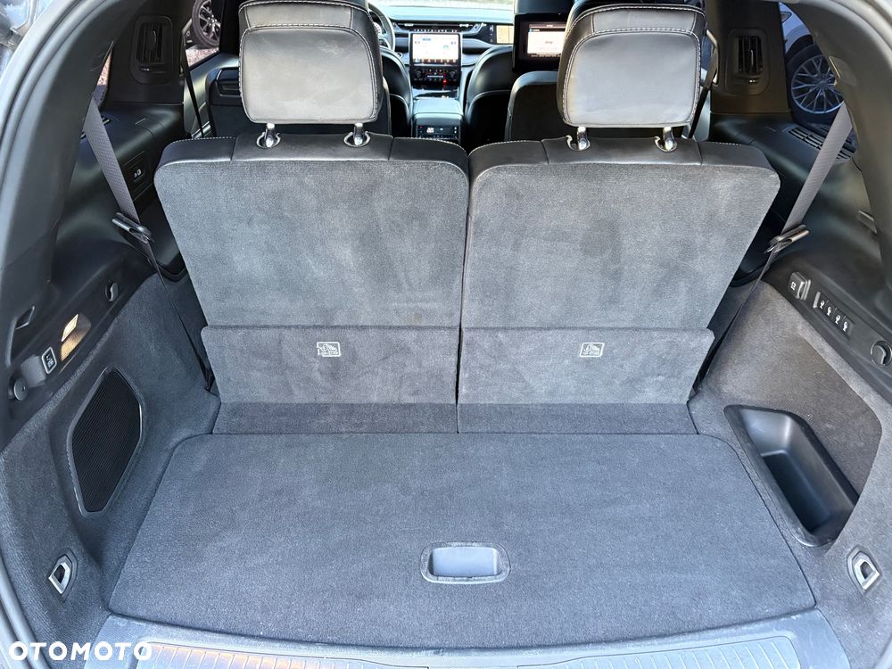 Jeep Grand Cherokee - 23