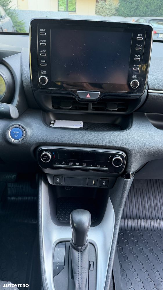 Toyota Yaris - 12