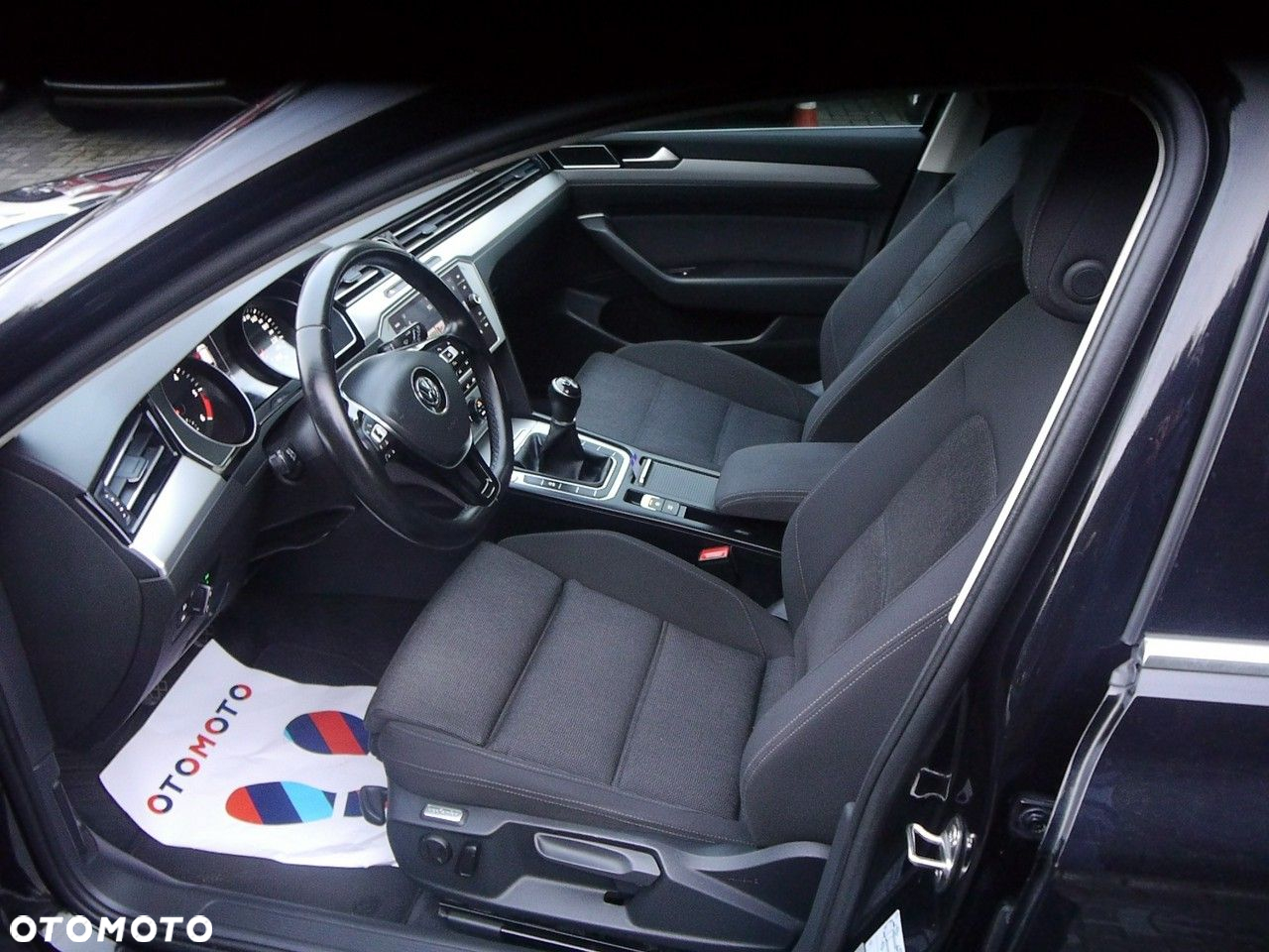 Volkswagen Passat Variant 1.6 TDI (BlueMotion Technology) Comfortline - 26