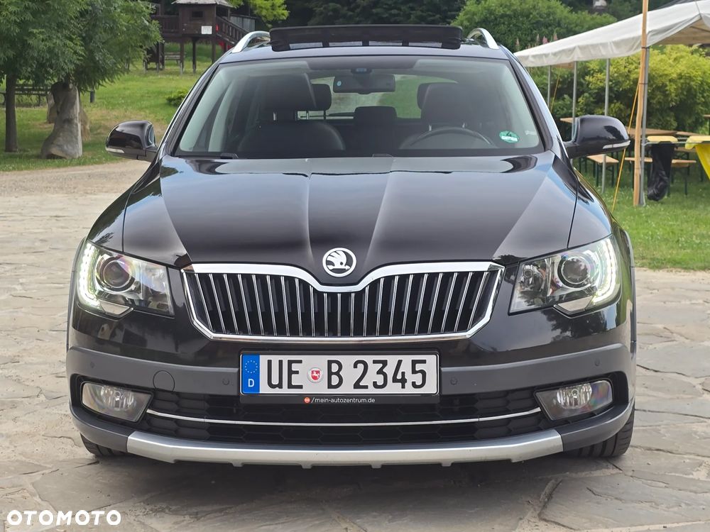 Skoda Superb 2.0 TDI 4x4 Platinum Outdoor DSG - 4