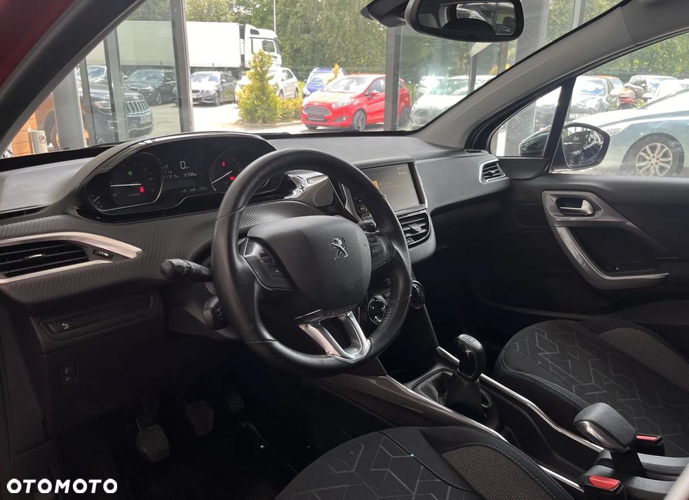 Peugeot 2008 1.2 Pure Tech Style - 10