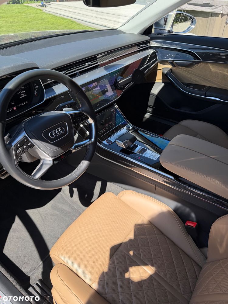 Audi S8 - 8