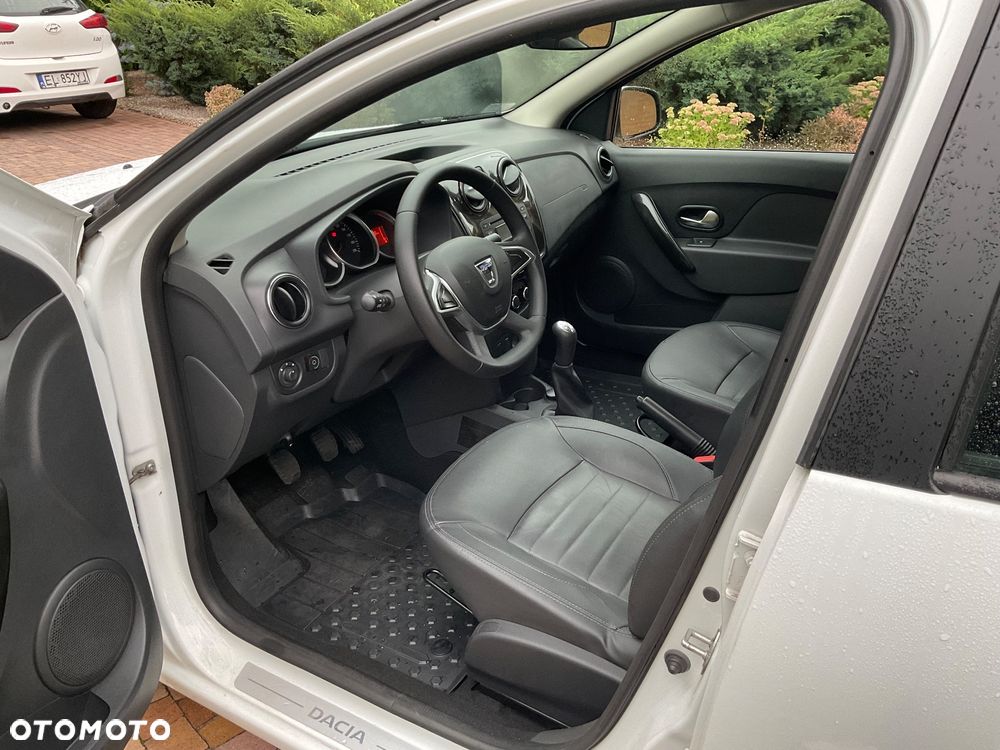 Dacia Logan 1.2 16V Laureate - 9