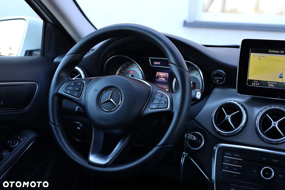 Mercedes-Benz GLA 250 7G-DCT Style - 22