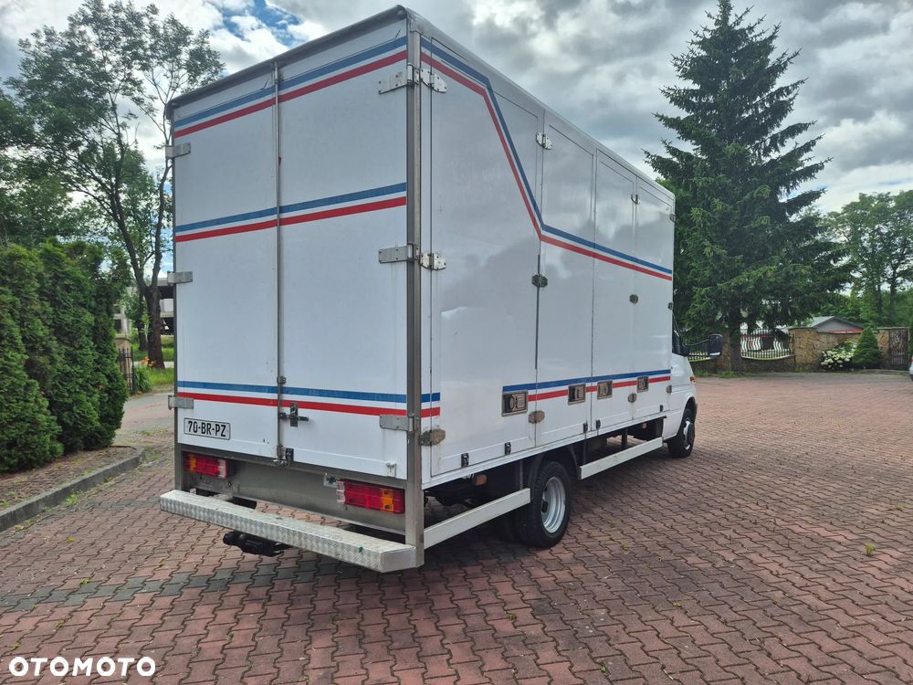 Mercedes-Benz Sprinter - 20
