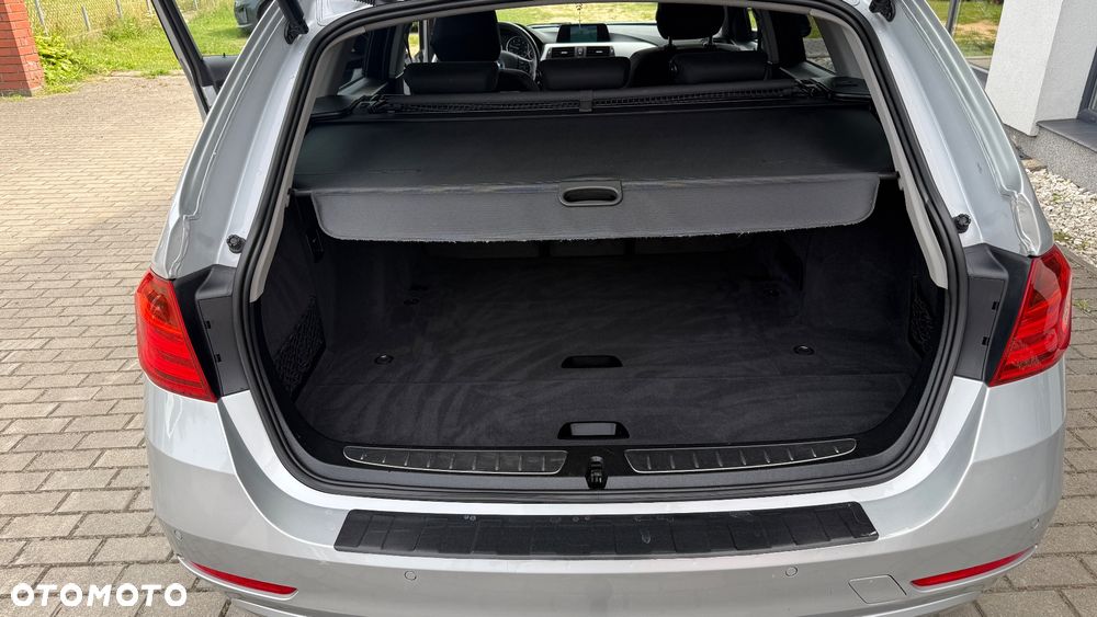 BMW Seria 3 318d Sport Line - 31