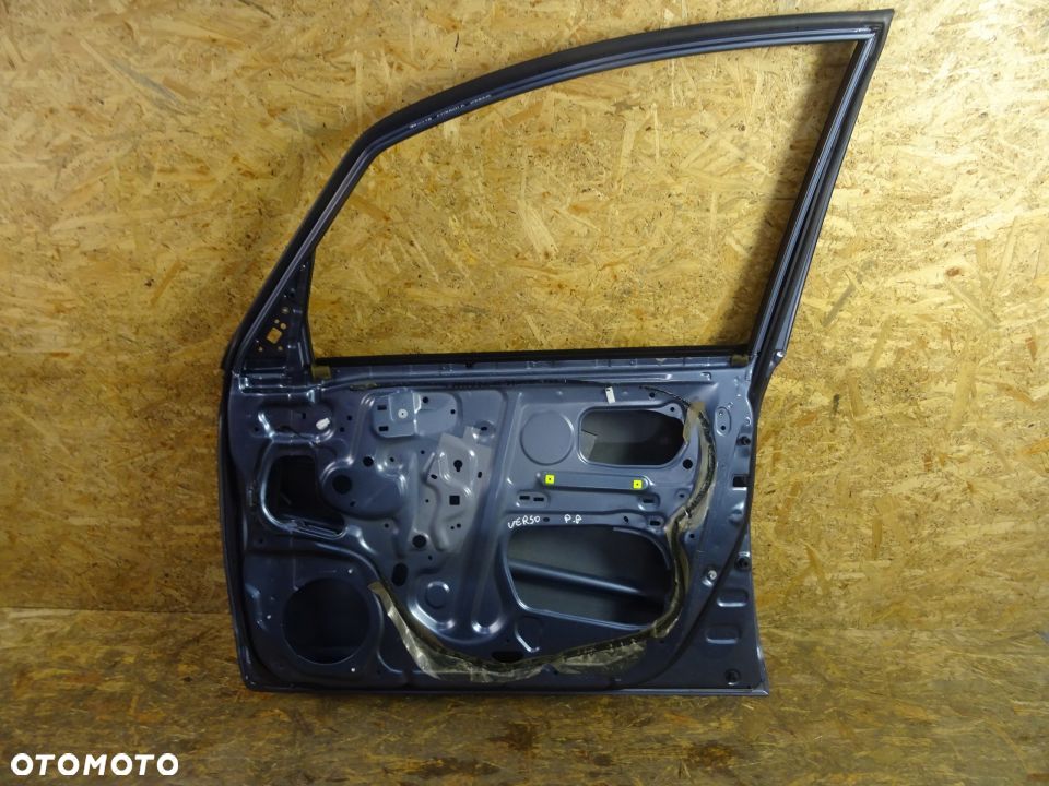 DRZWI PRAWY PRZÓD TOYOTA COROLLA VERSO 2.0 D4D - 4
