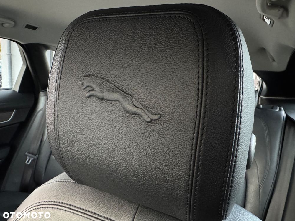 Jaguar F-Pace D200 AWD R-Dynamic SE - 28