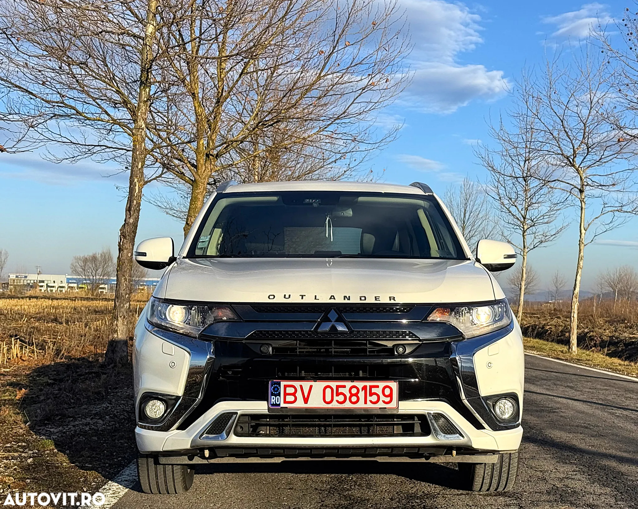 Mitsubishi Outlander 2.4 4WD Plug-In Hybrid Plus - 13