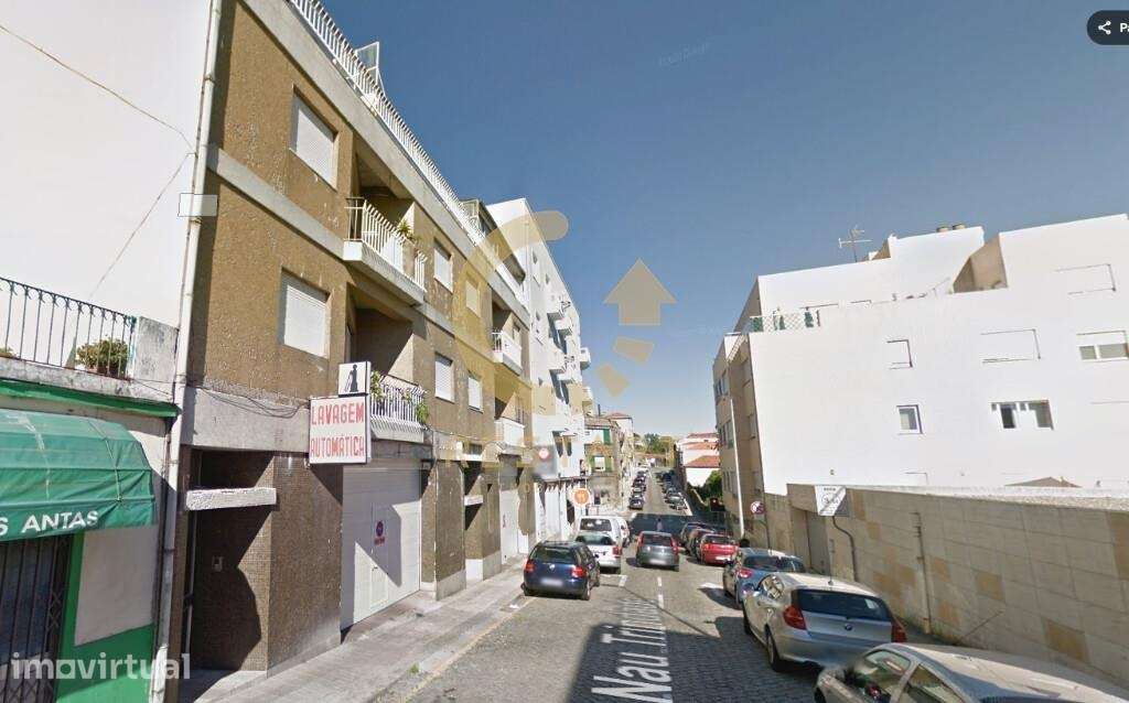 Estacionamento coberto e fechado - Grande imagem: 5/25