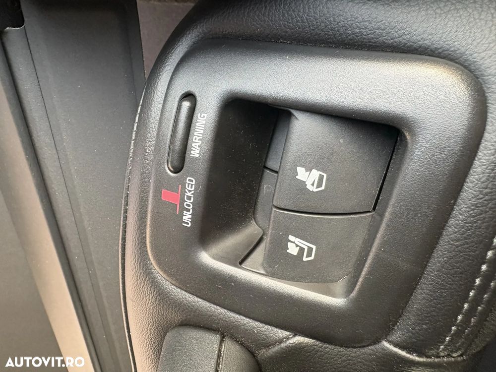 Volvo XC 60 D4 AWD Geartronic Momentum - 24