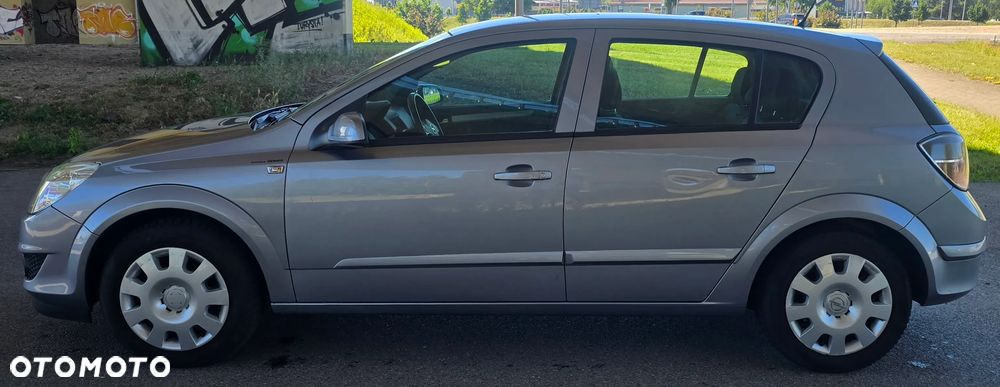 Opel Astra 1.4 150 Jahre - 9