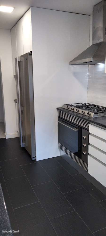 T4 luminoso a 2 min do metro (linha azul) | Para famílias ou relocação - Grande imagem: 3/13