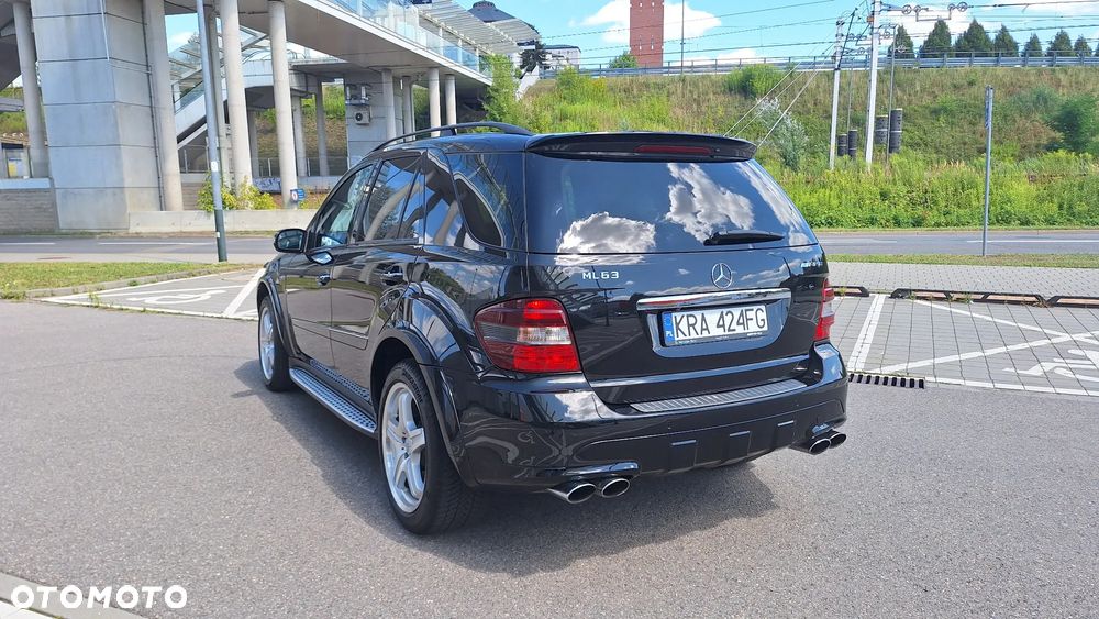 Mercedes-Benz ML 63 AMG 4-Matic - 8