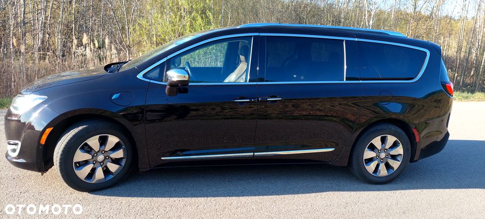 Chrysler Pacifica - 2