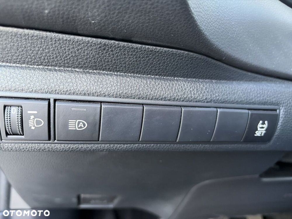 Toyota Corolla - 23