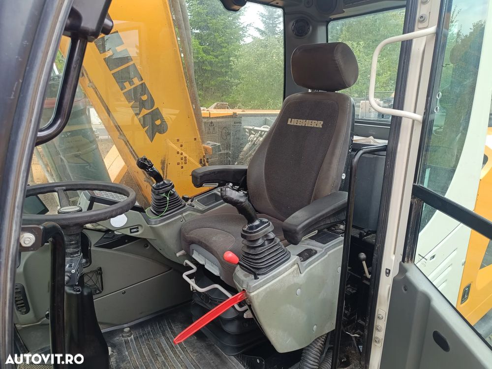 Liebherr A916 - 13