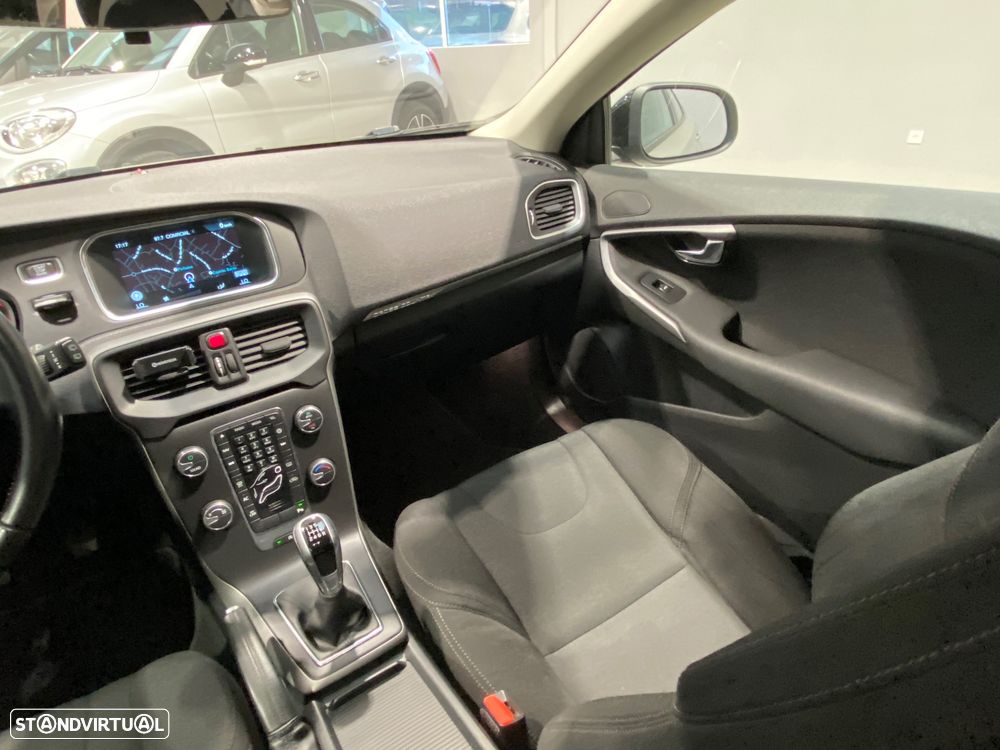 Volvo V40 Cross Country 2.0 D2 Momentum - 12
