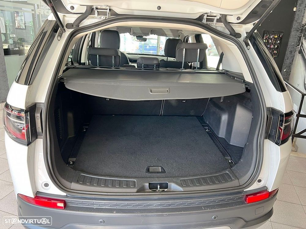Land Rover Discovery Sport P300e Dynamic SE - 26
