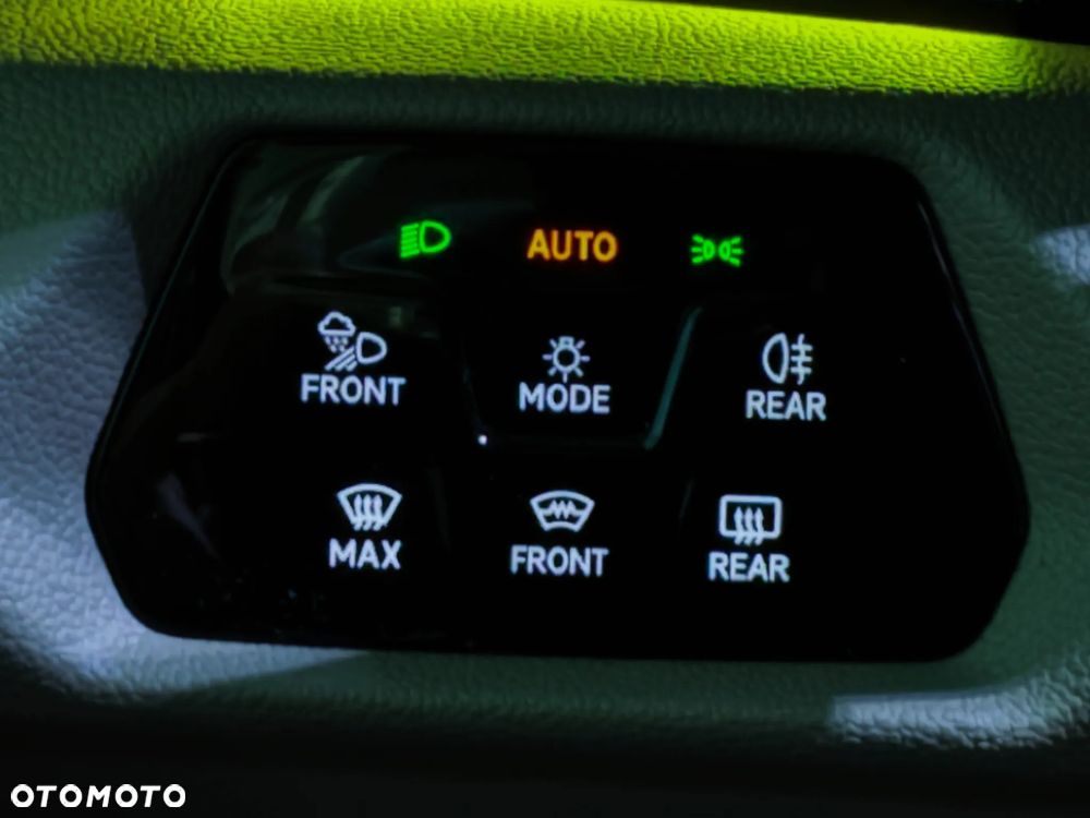 Volkswagen Multivan 2.0 TDI L2 Edition DSG - 38