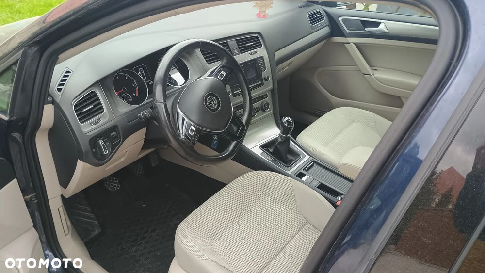 Volkswagen Golf - 5