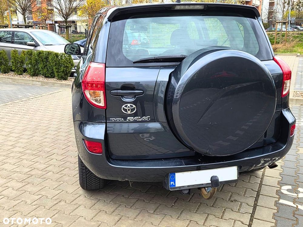Toyota RAV4 - 8