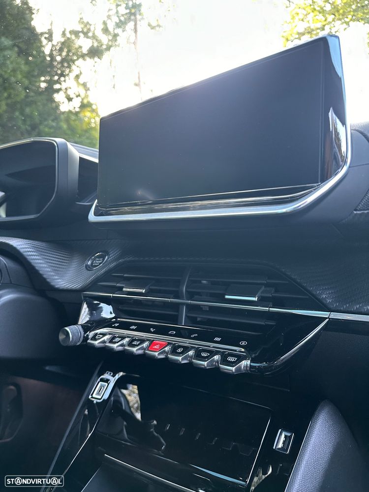 Peugeot e-208 GT - 30