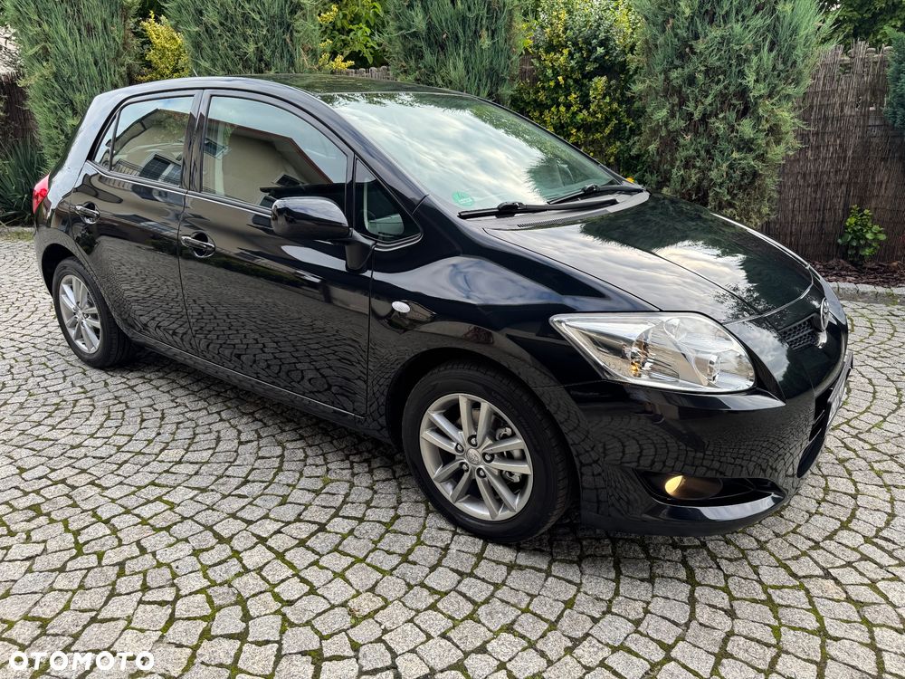 Toyota Auris 1.6 Executive - 1