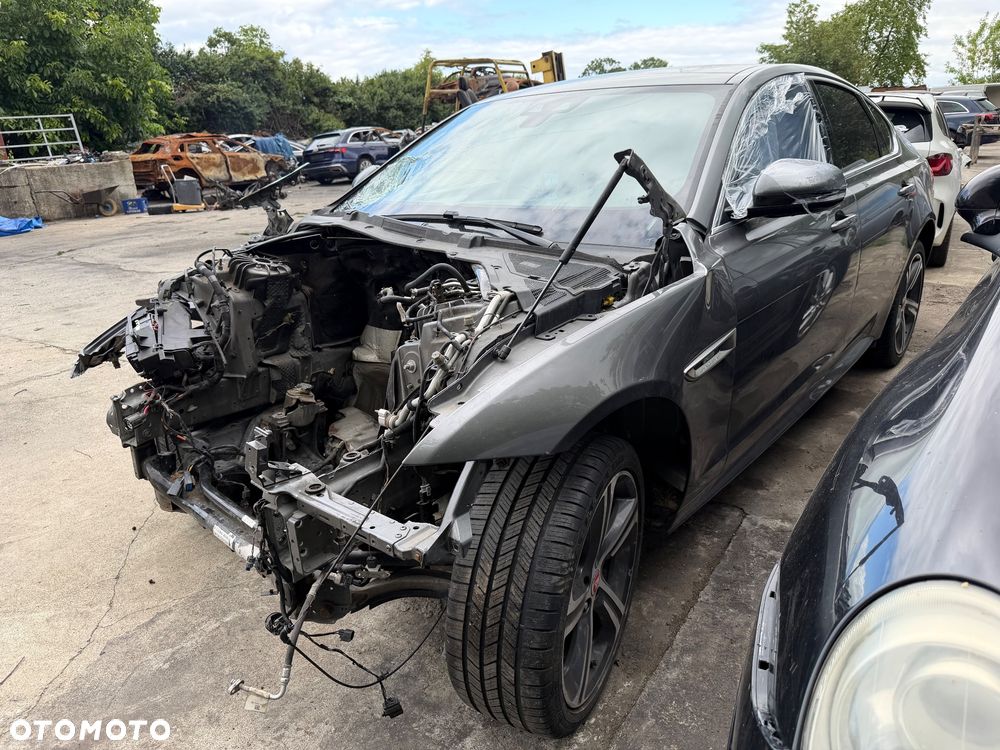 Jaguar XF 2.0 i4D Prestige - 4